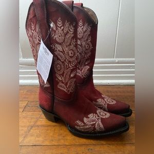 Kid Corral Boots J8008 are western style Boots New